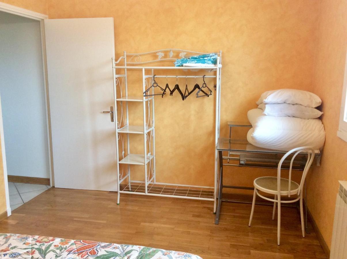 Maison Avec Veranda Proche Du Centre Ville Rignac  Kültér fotó